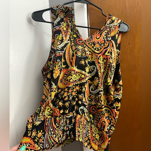 🧚🏽♂️New York & Company- V-neck pattern summer blouse🧚🏽♂️ - Picture 6 of 6